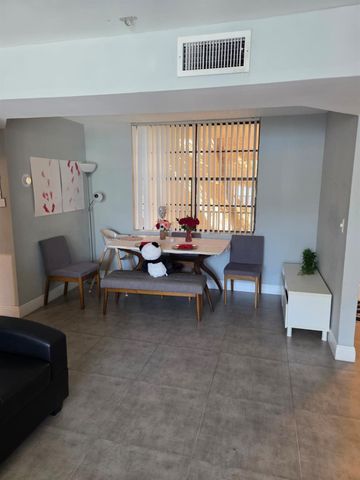 3500 BLUE LAKE Drives 304, Pompano Beach, FL 33064