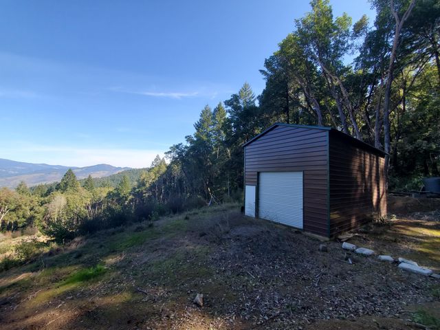 700 Willow Road, Alderpoint, CA 95511