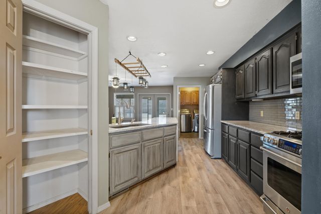 29670 S 630 Road, Grove, OK 74344