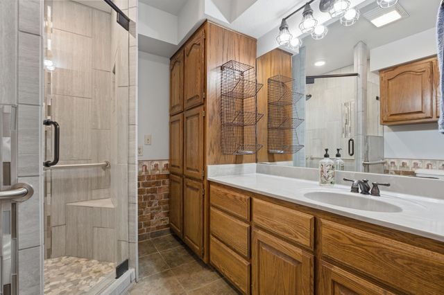 29670 S 630 Road, Grove, OK 74344