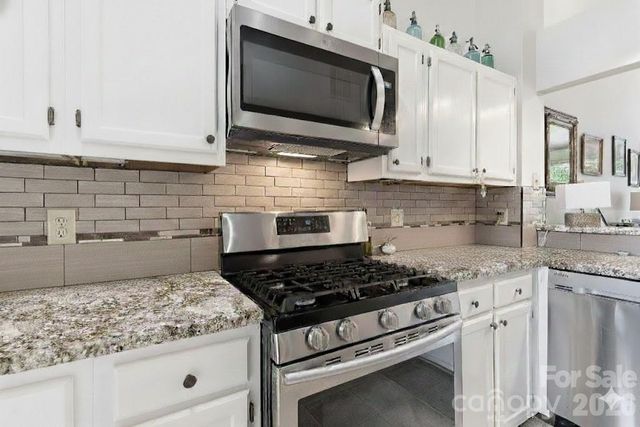 19986 Oak Leaf Circle, Cornelius, NC 28031