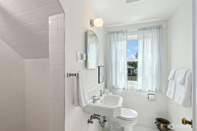 1217 S Charlestown Street, Seattle, WA 98108