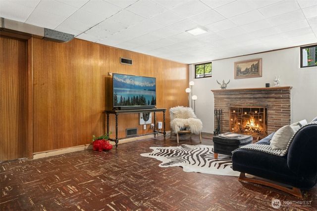 1217 S Charlestown Street, Seattle, WA 98108