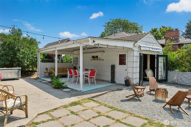1217 S Charlestown Street, Seattle, WA 98108