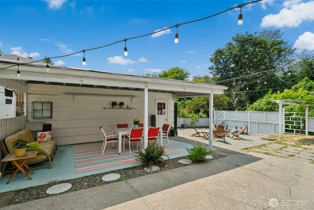 1217 S Charlestown Street, Seattle, WA 98108