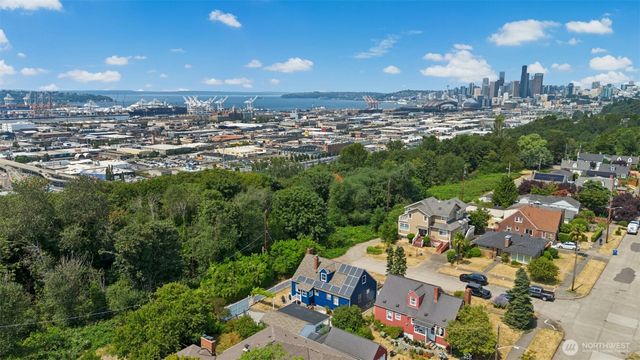 1217 S Charlestown Street, Seattle, WA 98108