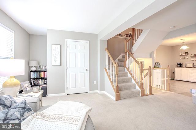 16 FOREST VIEW TER, Hanover, PA 17331