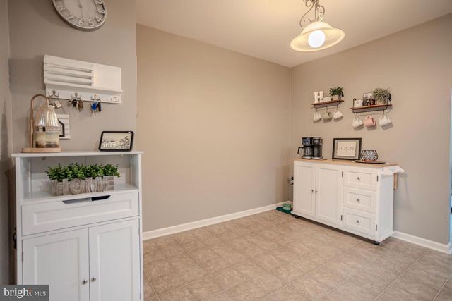 16 FOREST VIEW TER, Hanover, PA 17331