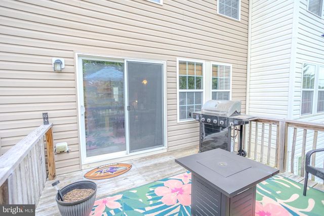16 FOREST VIEW TER, Hanover, PA 17331