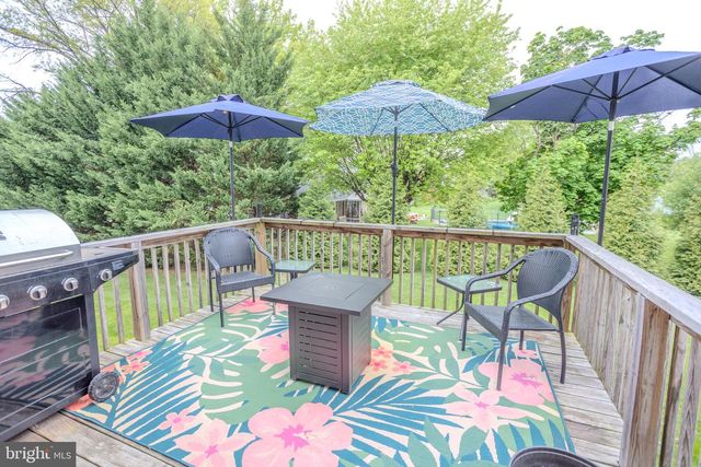 16 FOREST VIEW TER, Hanover, PA 17331