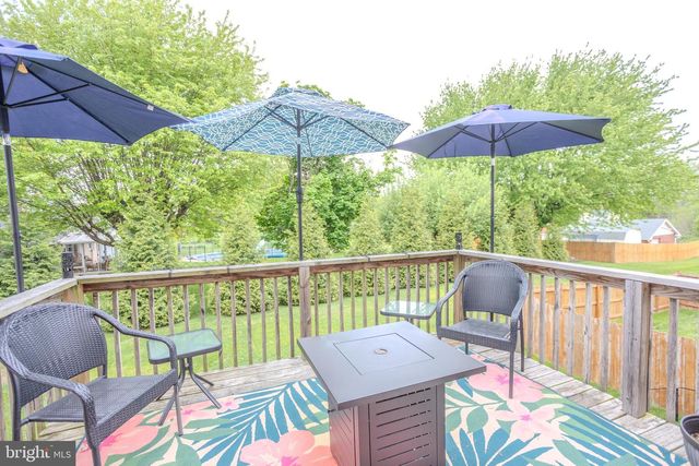 16 FOREST VIEW TER, Hanover, PA 17331