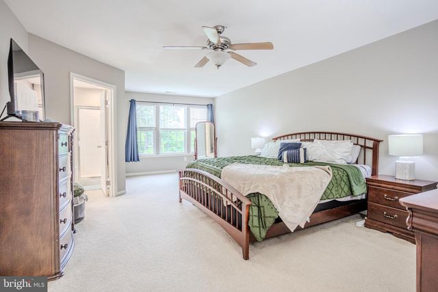 16 FOREST VIEW TER, Hanover, PA 17331