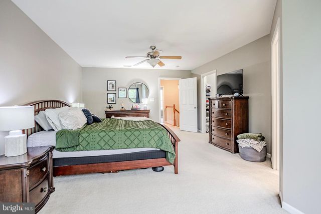 16 FOREST VIEW TER, Hanover, PA 17331