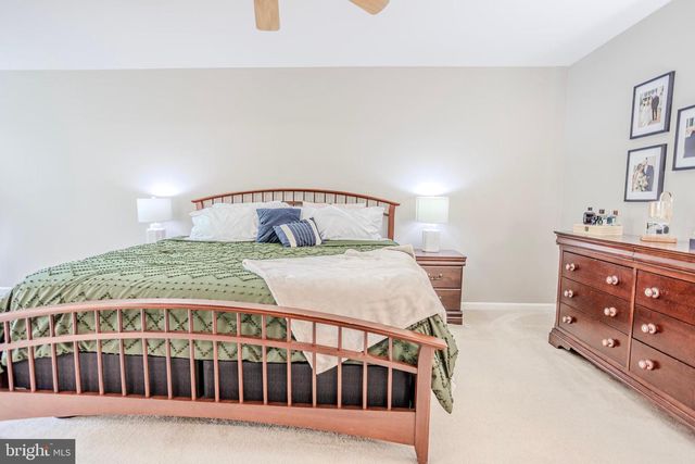 16 FOREST VIEW TER, Hanover, PA 17331