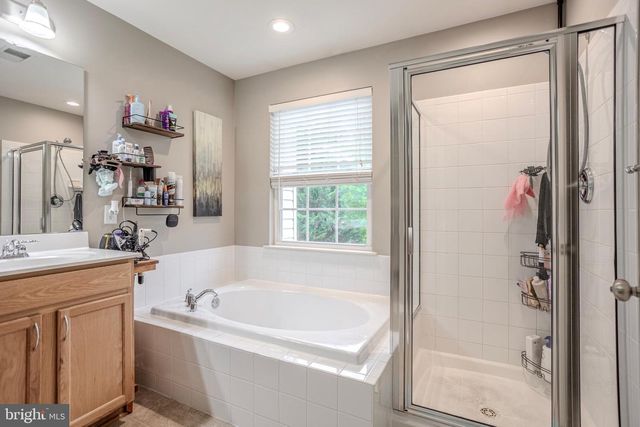 16 FOREST VIEW TER, Hanover, PA 17331
