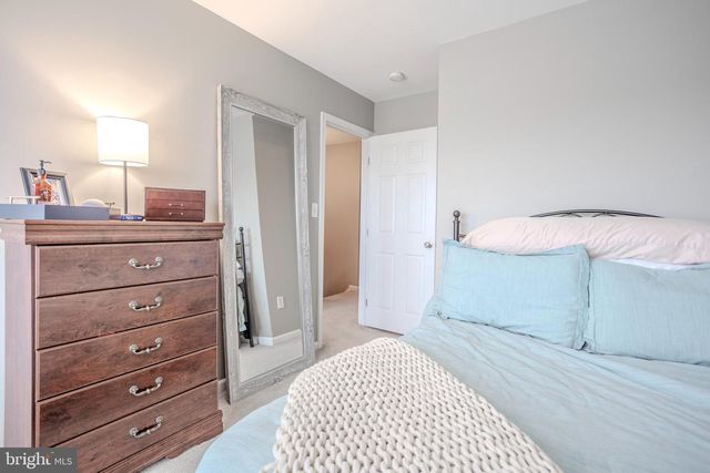 16 FOREST VIEW TER, Hanover, PA 17331