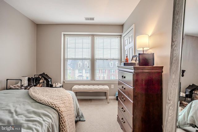 16 FOREST VIEW TER, Hanover, PA 17331