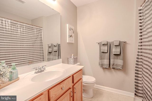 16 FOREST VIEW TER, Hanover, PA 17331