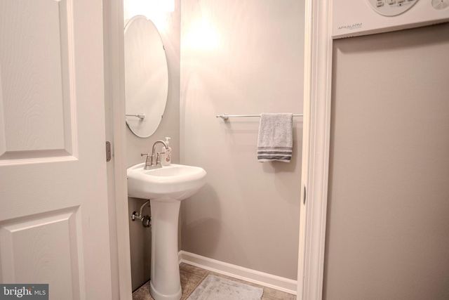 16 FOREST VIEW TER, Hanover, PA 17331