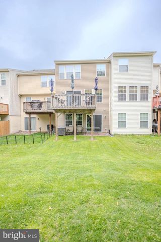 16 FOREST VIEW TER, Hanover, PA 17331