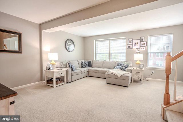 16 FOREST VIEW TER, Hanover, PA 17331