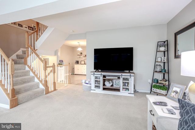 16 FOREST VIEW TER, Hanover, PA 17331
