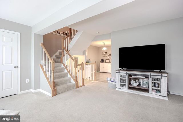 16 FOREST VIEW TER, Hanover, PA 17331