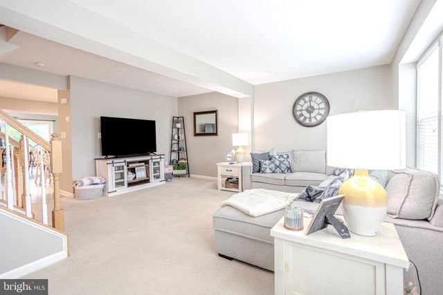 16 FOREST VIEW TER, Hanover, PA 17331