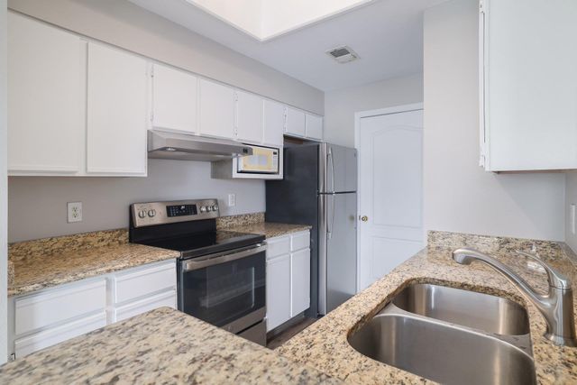 6000 Shepherd Mountain CV 1711, Austin, TX 78730