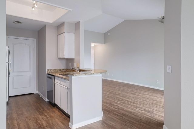6000 Shepherd Mountain CV 1711, Austin, TX 78730