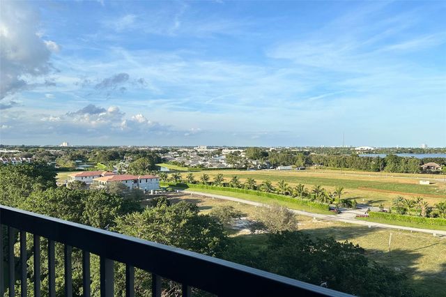 2480 Presidential Way 1004, West Palm Beach, FL 33401