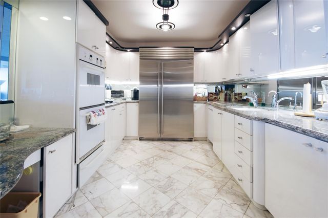 2480 Presidential Way 1004, West Palm Beach, FL 33401