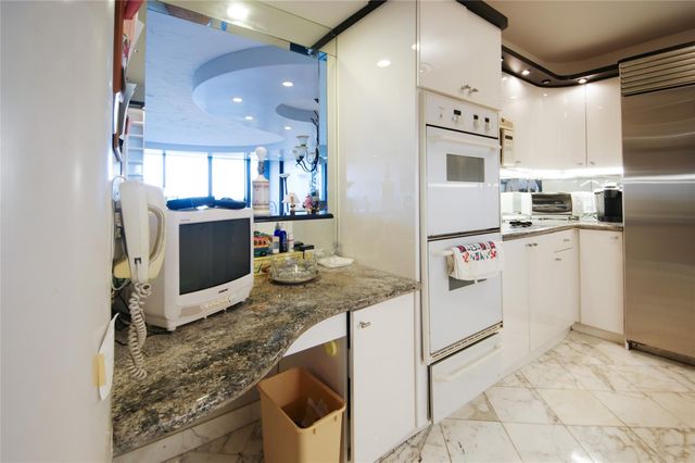 2480 Presidential Way 1004, West Palm Beach, FL 33401