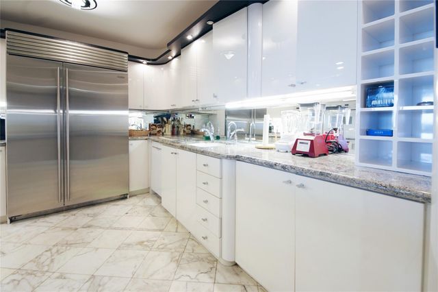 2480 Presidential Way 1004, West Palm Beach, FL 33401