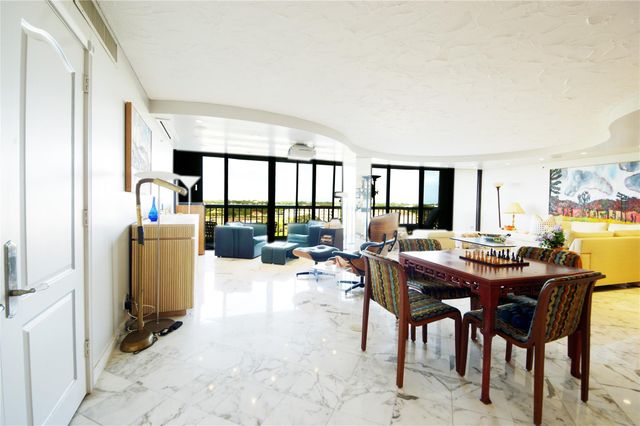 2480 Presidential Way 1004, West Palm Beach, FL 33401