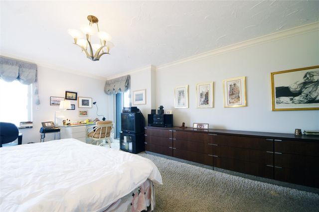 2480 Presidential Way 1004, West Palm Beach, FL 33401