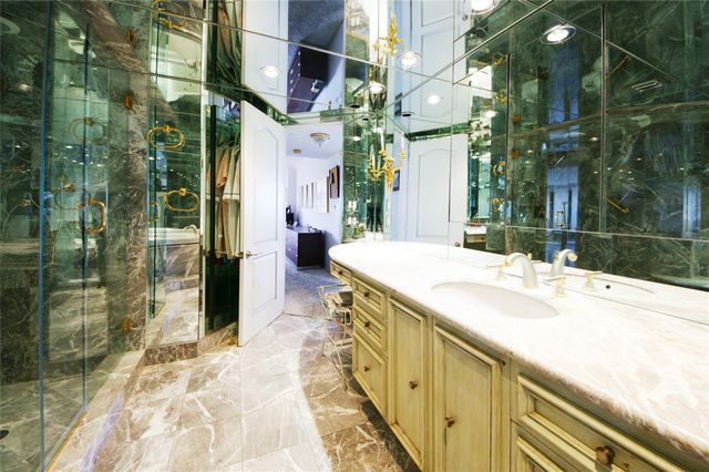 2480 Presidential Way 1004, West Palm Beach, FL 33401