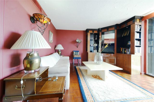 2480 Presidential Way 1004, West Palm Beach, FL 33401