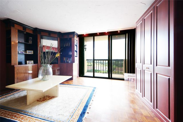 2480 Presidential Way 1004, West Palm Beach, FL 33401