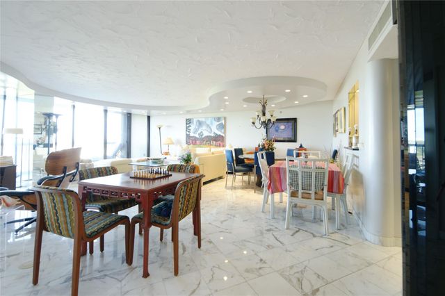 2480 Presidential Way 1004, West Palm Beach, FL 33401