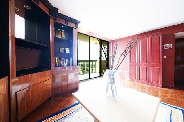 2480 Presidential Way 1004, West Palm Beach, FL 33401