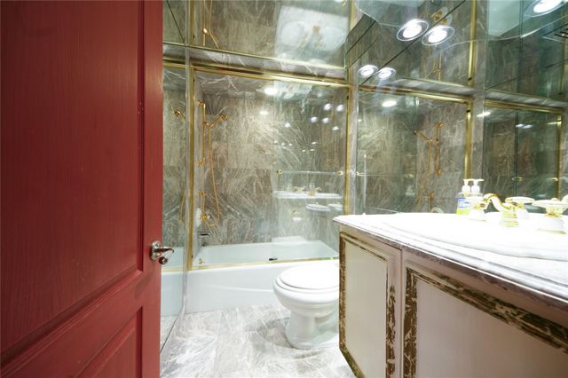 2480 Presidential Way 1004, West Palm Beach, FL 33401