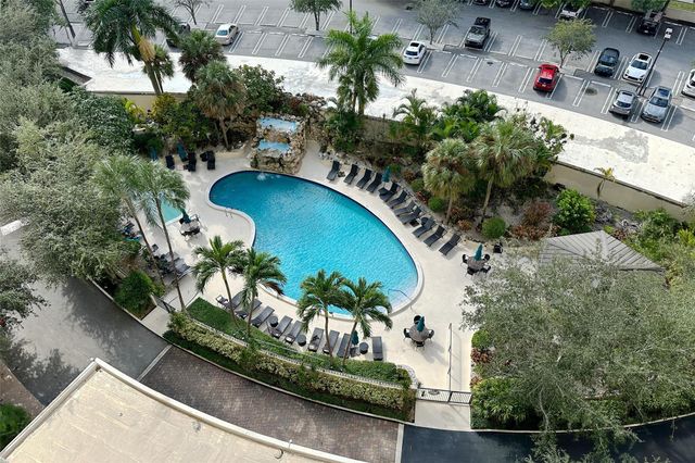 2480 Presidential Way 1004, West Palm Beach, FL 33401