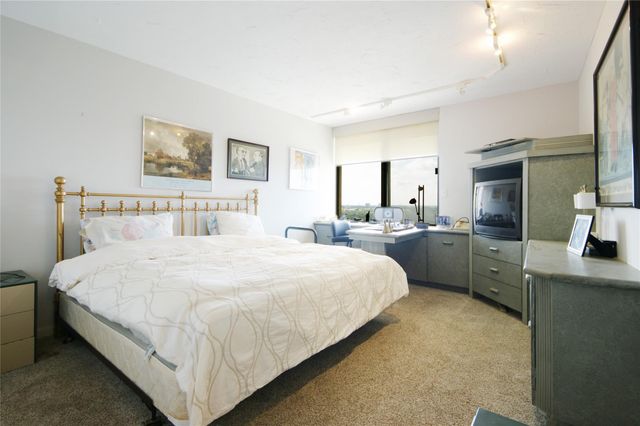 2480 Presidential Way 1004, West Palm Beach, FL 33401