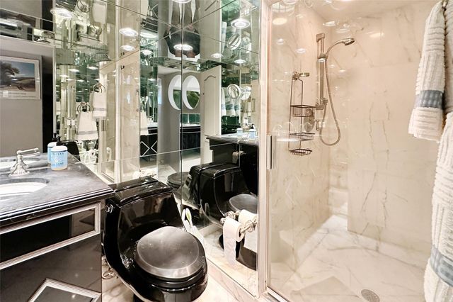 2480 Presidential Way 1004, West Palm Beach, FL 33401