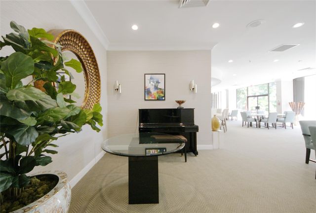 2480 Presidential Way 1004, West Palm Beach, FL 33401