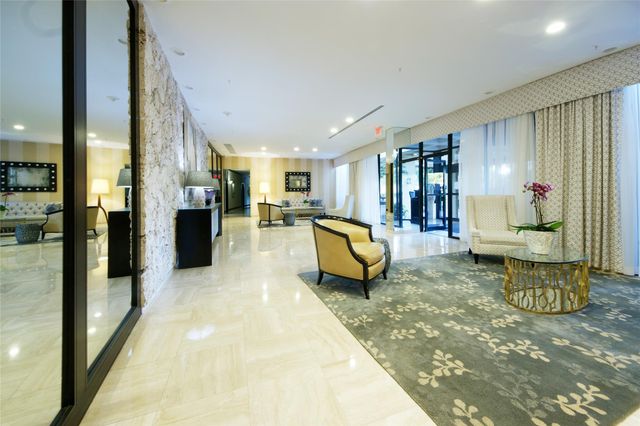 2480 Presidential Way 1004, West Palm Beach, FL 33401