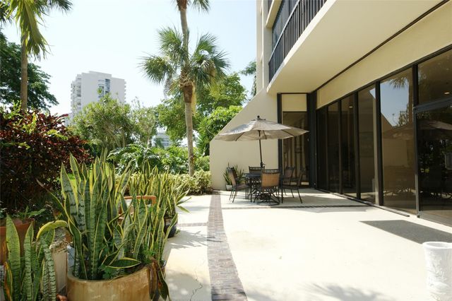 2480 Presidential Way 1004, West Palm Beach, FL 33401