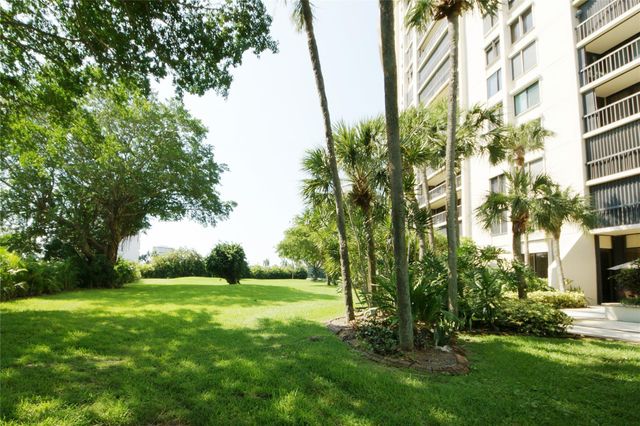 2480 Presidential Way 1004, West Palm Beach, FL 33401