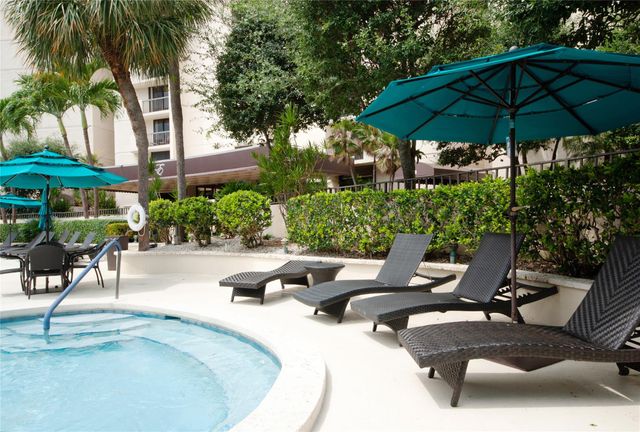 2480 Presidential Way 1004, West Palm Beach, FL 33401